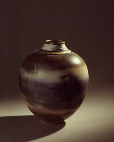Fotograf: Eget foto
Værk  titel: The sea 
Værk  type: Krukke 
Materiale: Brændefyret keramik 
Størrelse: 48x38 cm 
Færdiggjort: 1992 
Placering: Japan 