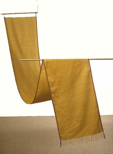 Fotograf: Poul Pedersen
Værk  titel: Et muntert virksomt liv 
Værk  type: Textil 
Materiale: Silke 
Færdiggjort: 1995 