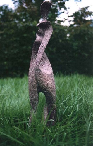 Værk  titel: Femina 
Værk  type: Skulptur 
Materiale: Bronze 
Størrelse: 54,5x10x7 cm 
Færdiggjort: 1993 
Placering: Privateje 