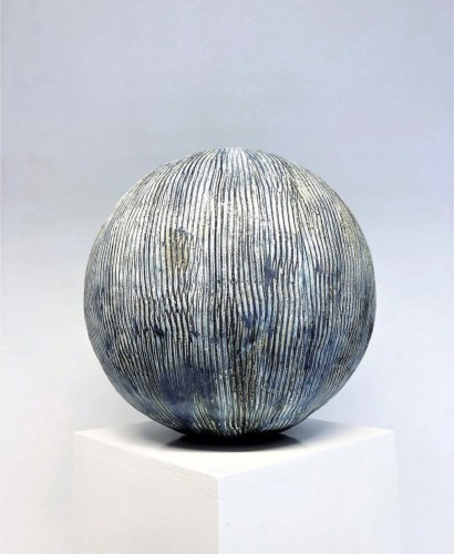 Some news from the studio .... The sea ball measure 32 cm in diameter and is made of stoneware.