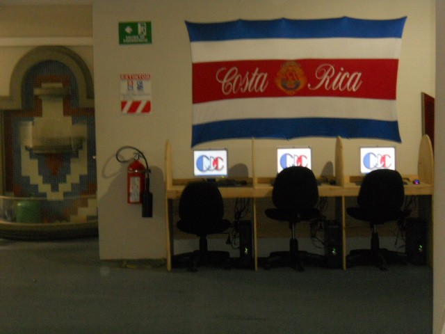 COSTA RICA FLAG CALL CENTER