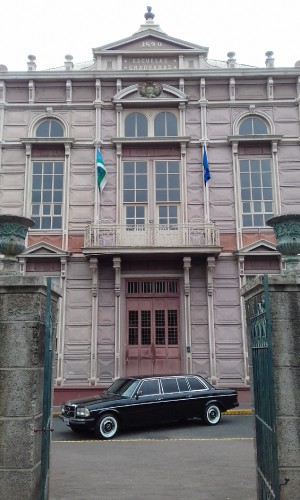 Escuela Buenaventura Corrales Bermudez COSTA RICA LIMOSINA