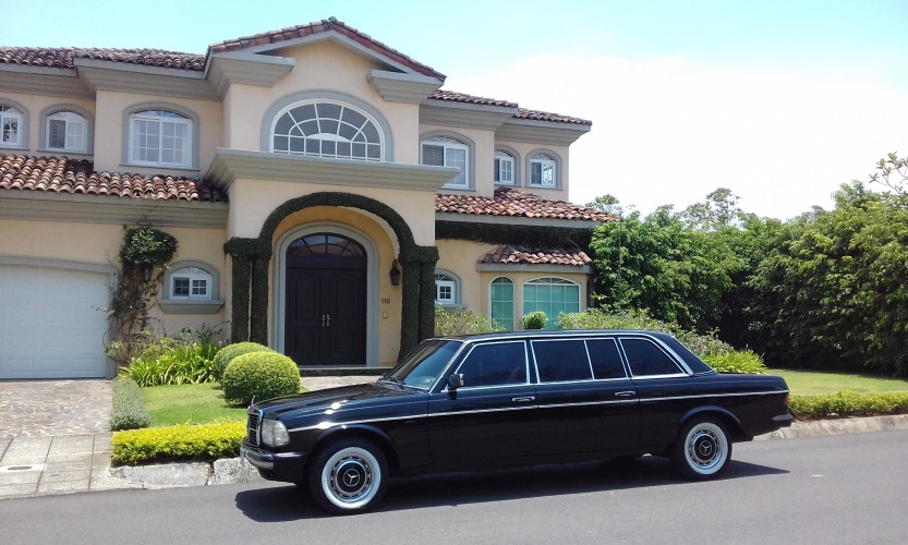 MANSION-IN-THE-COUNTRY-COSTA-RICA-LIMUSINA.jpg