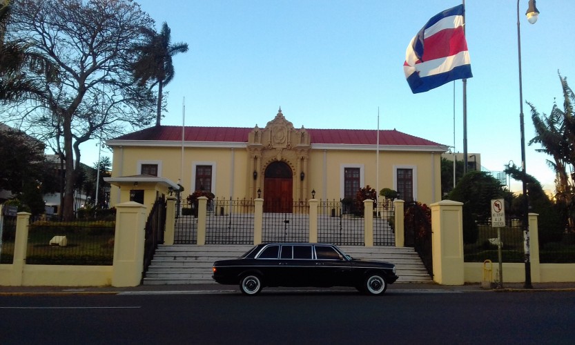 Ministerio de Relaciones Exteriores y Culto de Costa Rica LIMOSINA