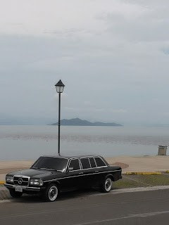 PLAYA PUNTARENAS. COSTA RICA W1213 300D MERCEDES LANG LIMOUSINE