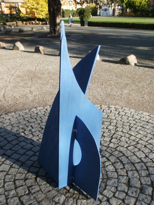 Tr&aelig;skulptur - wood sculpture
120 x 45 cm.
8.000 kr. - &euro; 1000